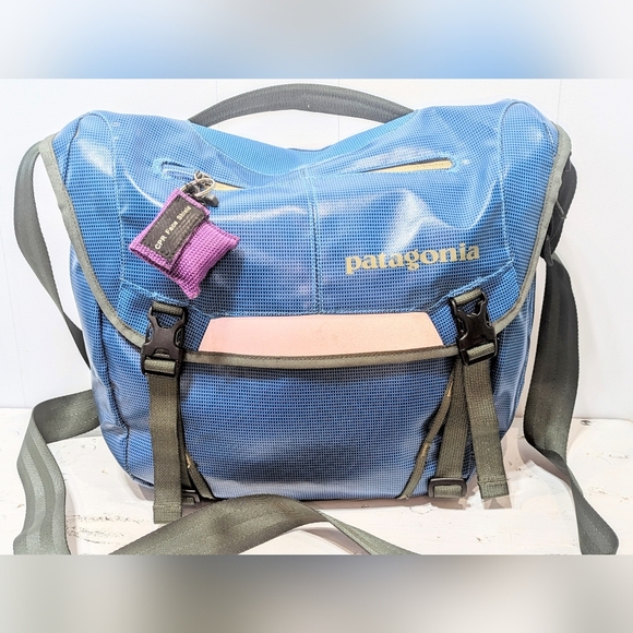 Patagonia Black Hole Mini Messenger Blue 12L Hiking Travel Discontinued Rare - Picture 2 of 15